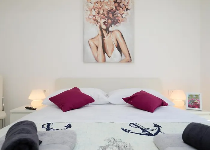 Barbara\'S Garden Apartment