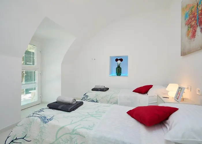 Barbara\'S Garden Apartment